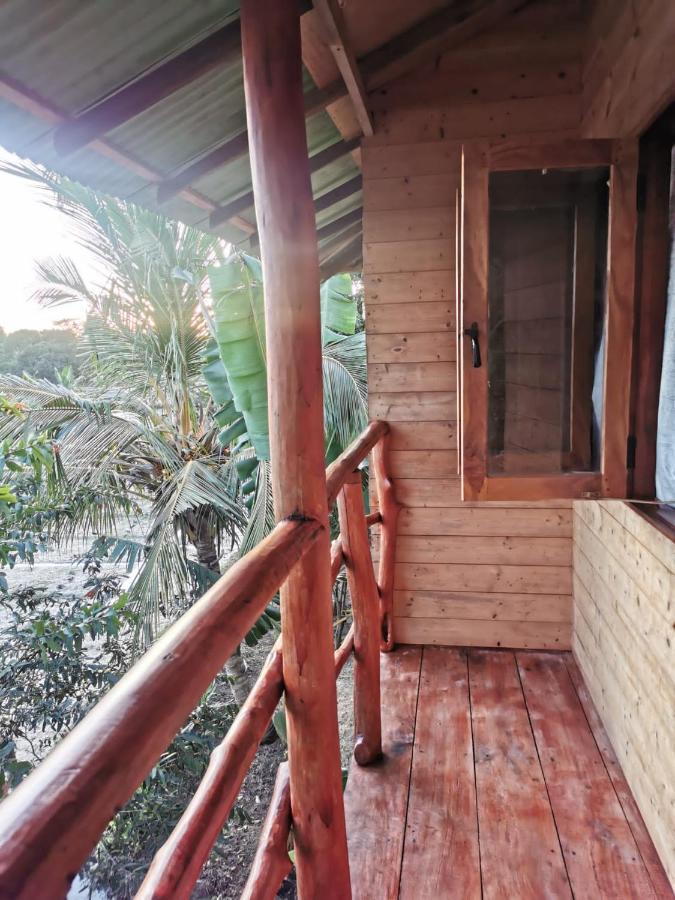 Lake Side View Cabana Tissamaharama Exterior photo