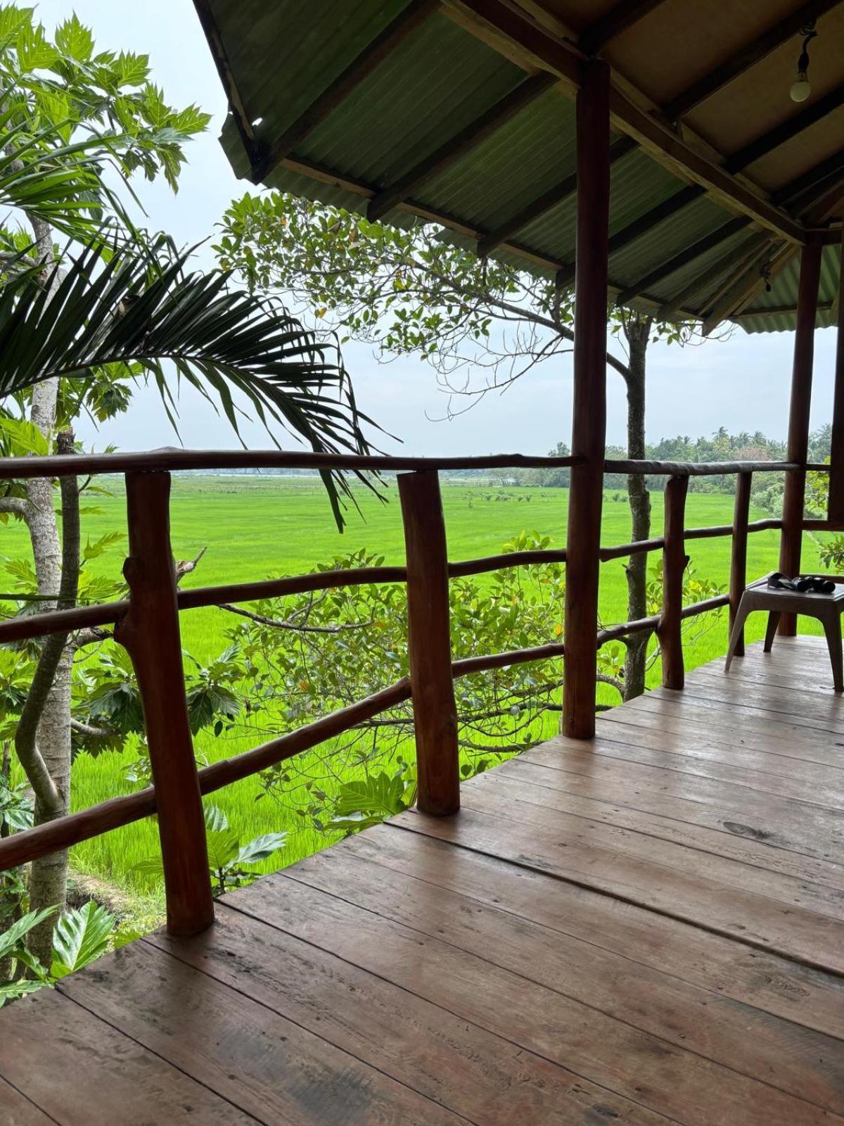 Lake Side View Cabana Tissamaharama Exterior photo