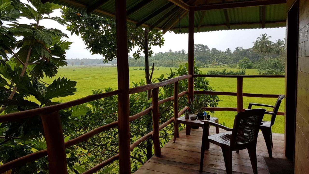 Lake Side View Cabana Tissamaharama Exterior photo